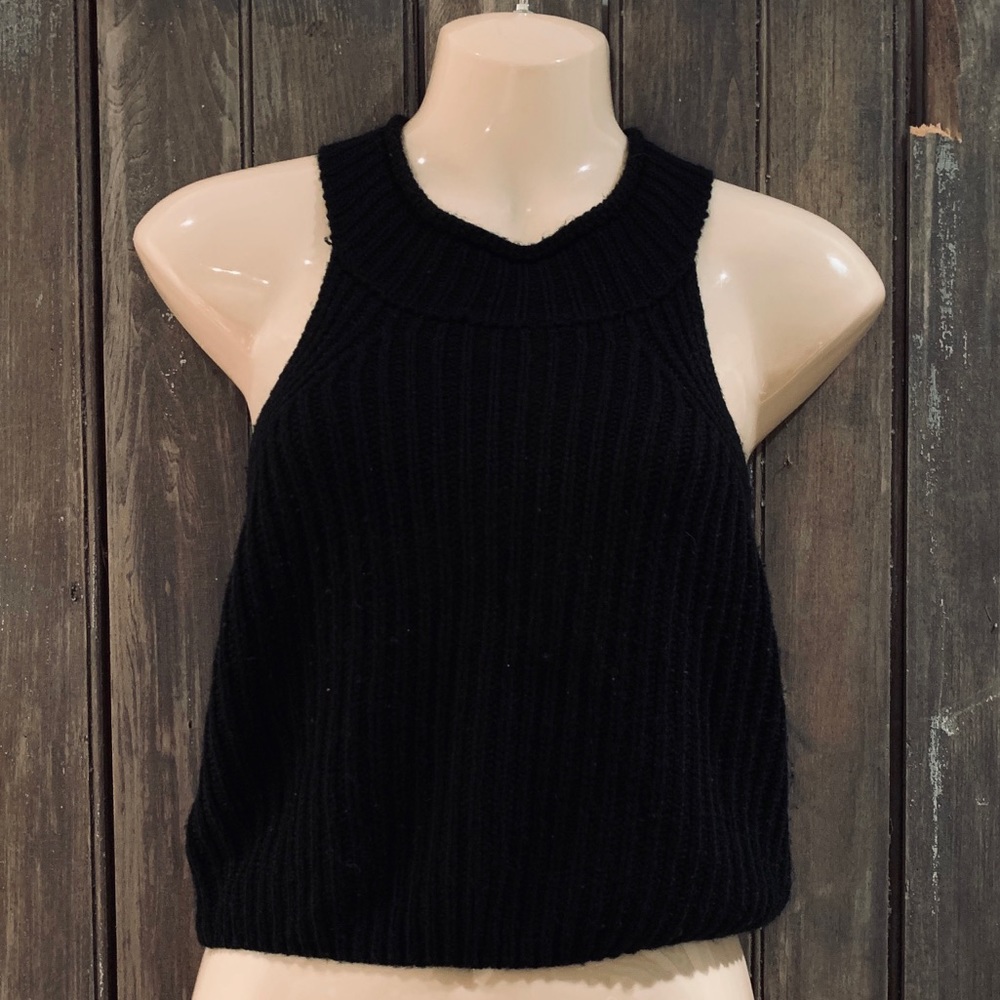 🌸4 FOR $30✨ Knit Crop Top